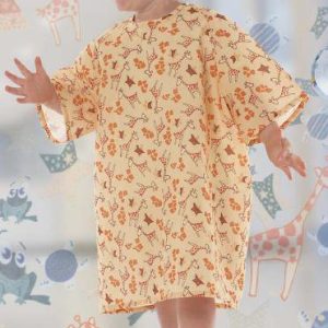 FASHION SEAL UNIFORMS Reusable Pediatric Patient Exam Gown, Child Size (10 to 12), Frog-E Green 5503-L